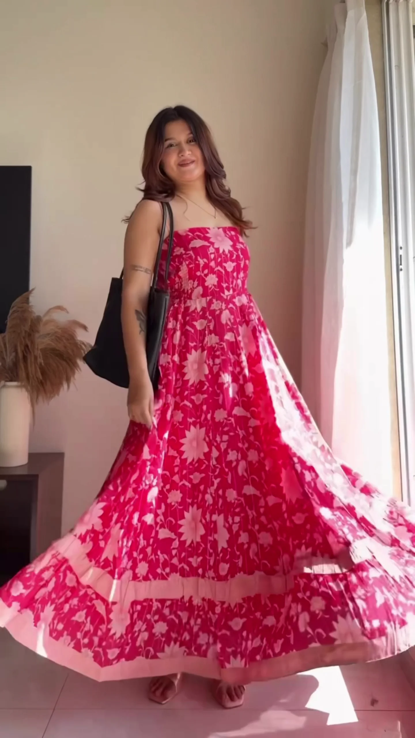 🌺 Rosé Bloom Flowy Maxi Dress – Feminine Elegance in Every Twirl ✨💃